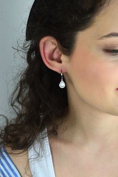 Srebrne kolczyki wiszące z cyrkoniami DIA-KLC-12798-925 – elegancja i subtelny blask (2).jpg