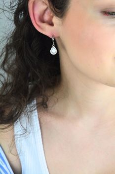 Srebrne kolczyki wiszące z cyrkoniami DIA-KLC-12798-925 – elegancja i subtelny blask (4).jpg