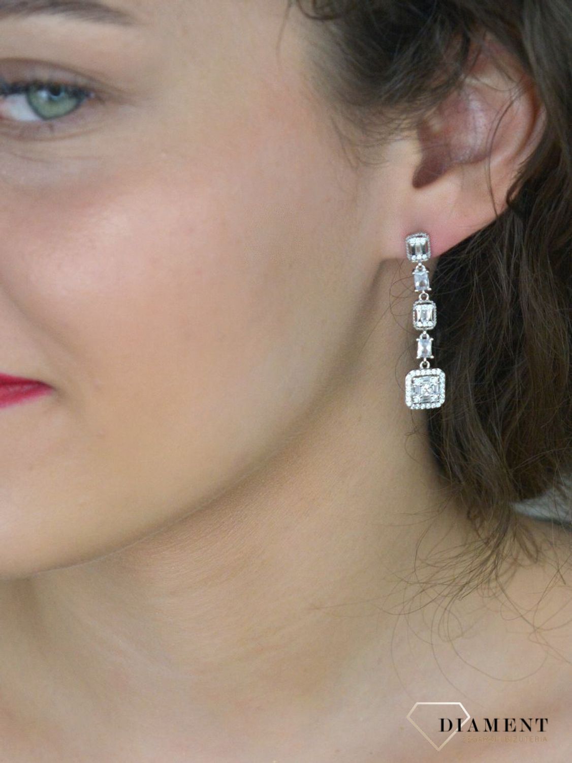 Kolczyki srebrne wiszące z cyrkoniami pr 925, DIA-KLC-12801-925. Srebrne kolczyki wiszące zostały wykonane z najwyższej jakości srebra próby 925, ozdobione białą cyrkonią.1.jpg