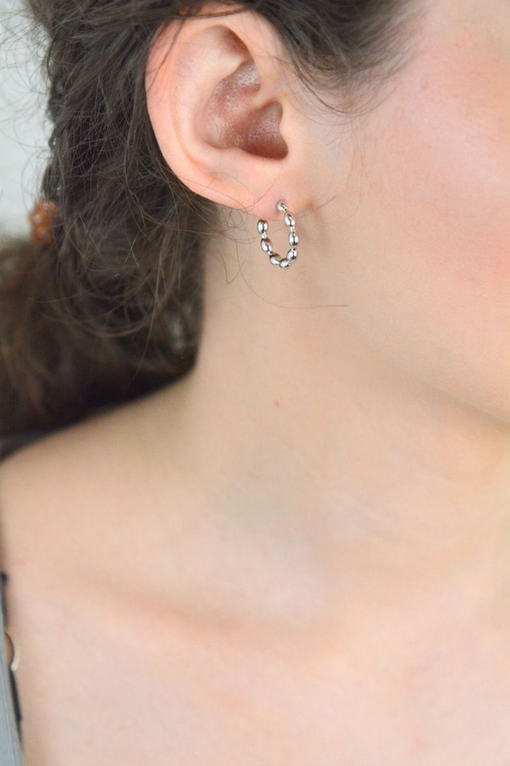 Kolczyki srebrne kółeczka próba 925, DIA-KLC-12812-925 Ponadczasowy styl w nowoczesnym wydaniu – srebrne kolczyki kółeczka próby 925 1.jpg