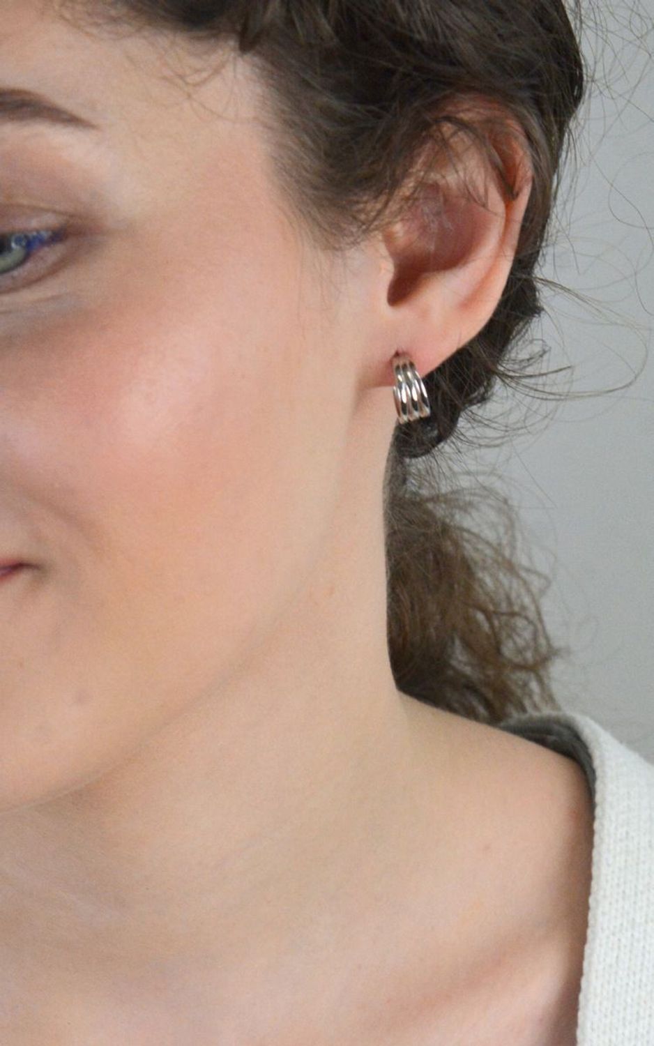 Kolczyki srebrne kółeczka trzy elementy próba 925, DIA-KLC-12813-925 Unikalne kolczyki w formie trzech połączonych kółeczek to nowoczesna odsłona 1.jpg