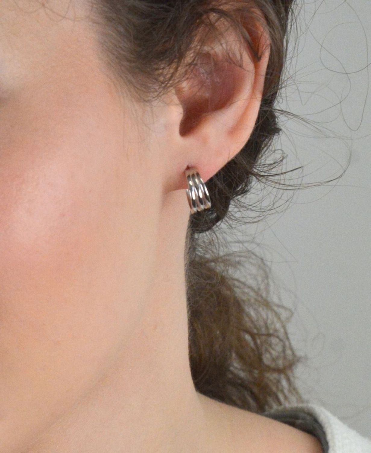 Kolczyki srebrne kółeczka trzy elementy próba 925, DIA-KLC-12813-925 Unikalne kolczyki w formie trzech połączonych kółeczek to nowoczesna odsłona 1.jpg