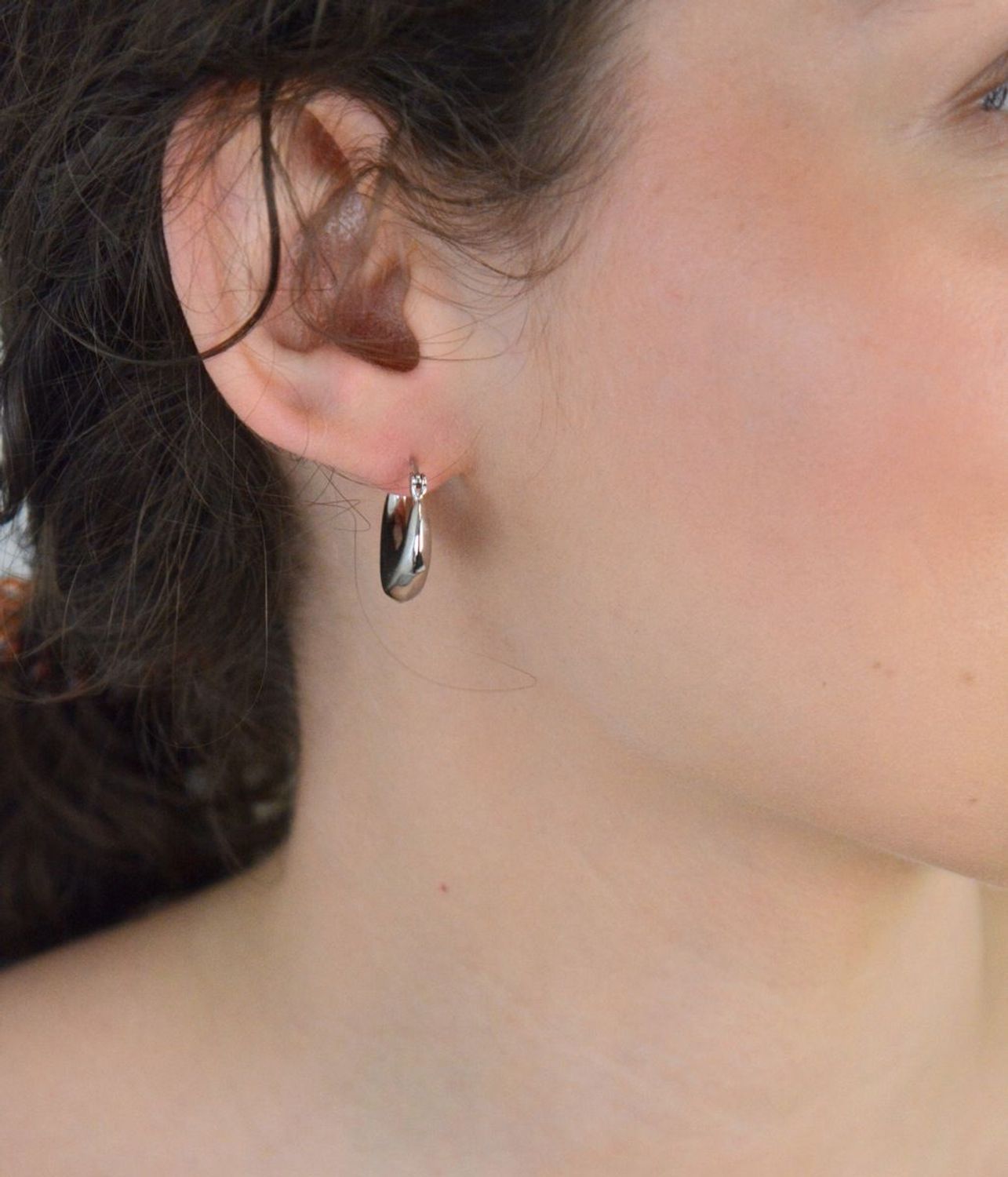 Kolczyki srebrne geometryczne próba 925, DIA-KLC-12817-925 Nowoczesne kolczyki o geometrycznej formie wykonane ze srebra próby 925 to propozycja dla kobiet1.jpg