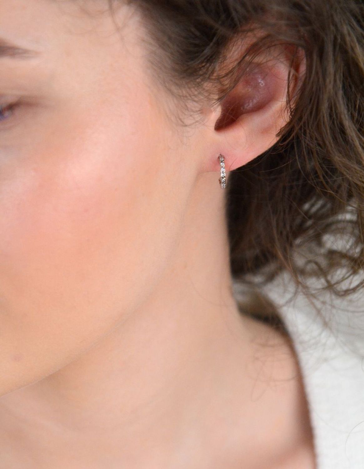 Kolczyki srebrna próba 925, z cyrkoniami DIA-KLC-12818-925 Elegancja w minimalistycznym wydaniu – srebrne kolczyki z cyrkoniami, 1.jpg