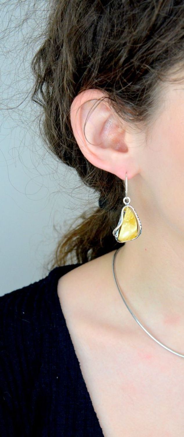 Kolczyki srebrne bursztyn bałtycki żółty pr 925, DIA-KLC-12864-925 Srebrne kolczyki zostały wykonane z najwyższej jakości srebra próby 925. 1.jpg