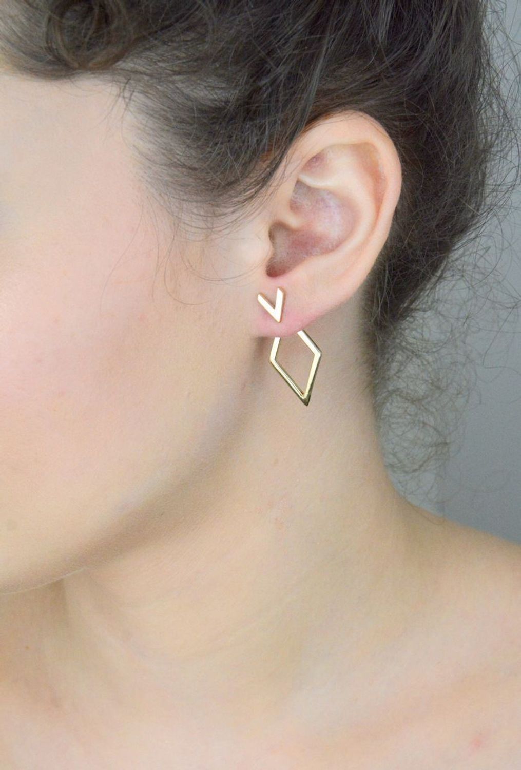 Kolczyki damskie romby geometryczne pr 585, DIA-KLC-12899-585  Złote kolczyki zostały wykonane z wysokiej jakości złota próby 585. 1.jpg