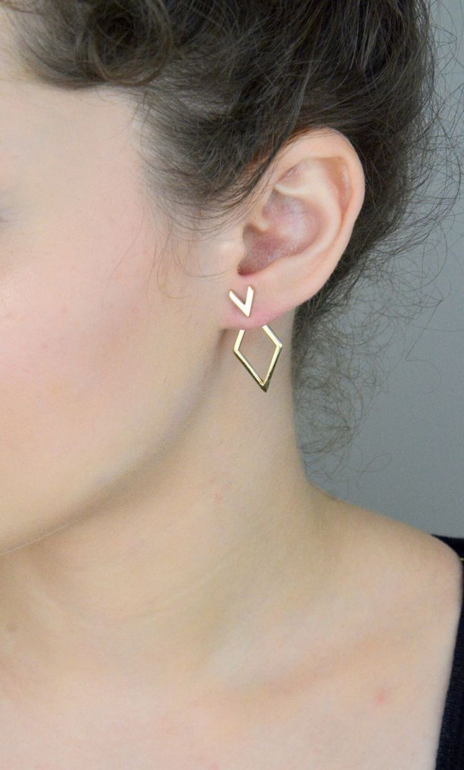 Kolczyki damskie romby geometryczne pr 585, DIA-KLC-12899-585  Złote kolczyki zostały wykonane z wysokiej jakości złota próby 585. 1.jpg
