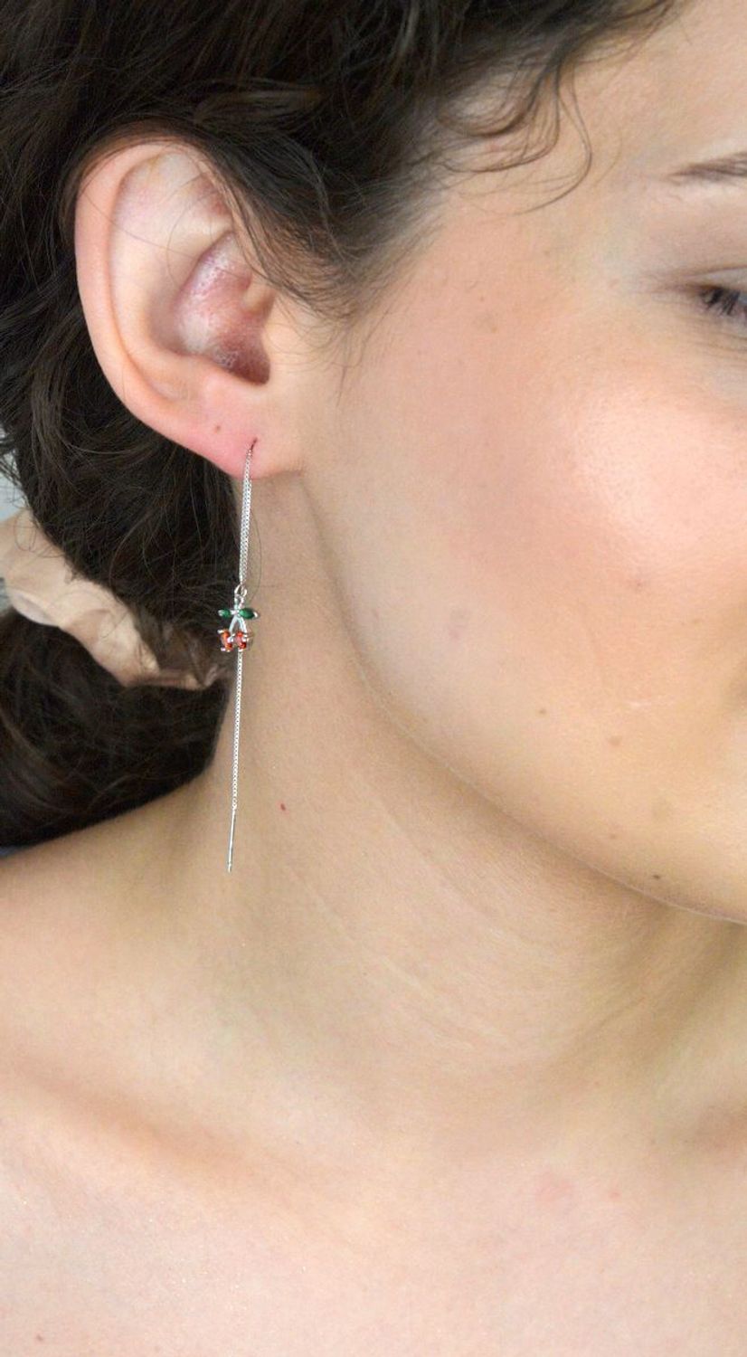 Kolczyki srebrne przeciągane wisienki próba 925, DIA-KLC-12963-925 Kolczyki przeciągane wykonane ze srebra próby 925, pokryte rodem, co zapewnia im dodatkową trwałość i piękny, połyskujący 1.jpg