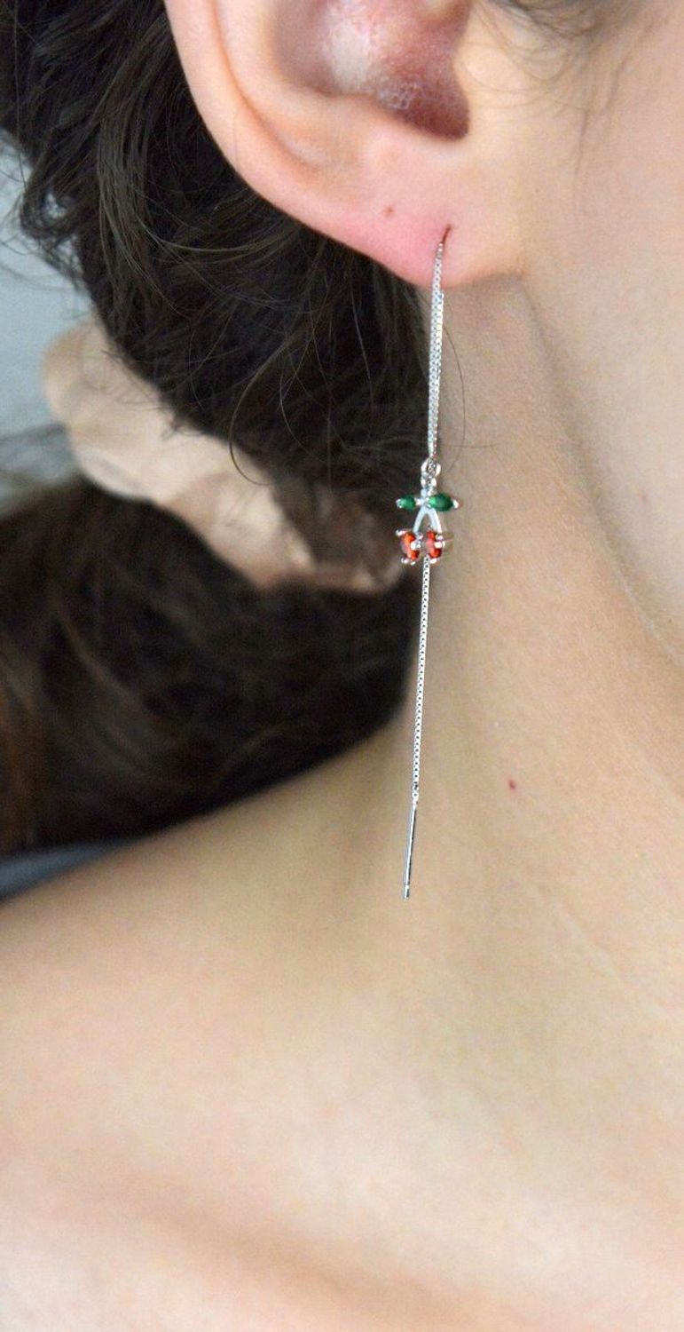 Kolczyki srebrne przeciągane wisienki próba 925, DIA-KLC-12963-925 Kolczyki przeciągane wykonane ze srebra próby 925, pokryte rodem, co zapewnia im dodatkową trwałość i piękny, połyskujący 1.jpg