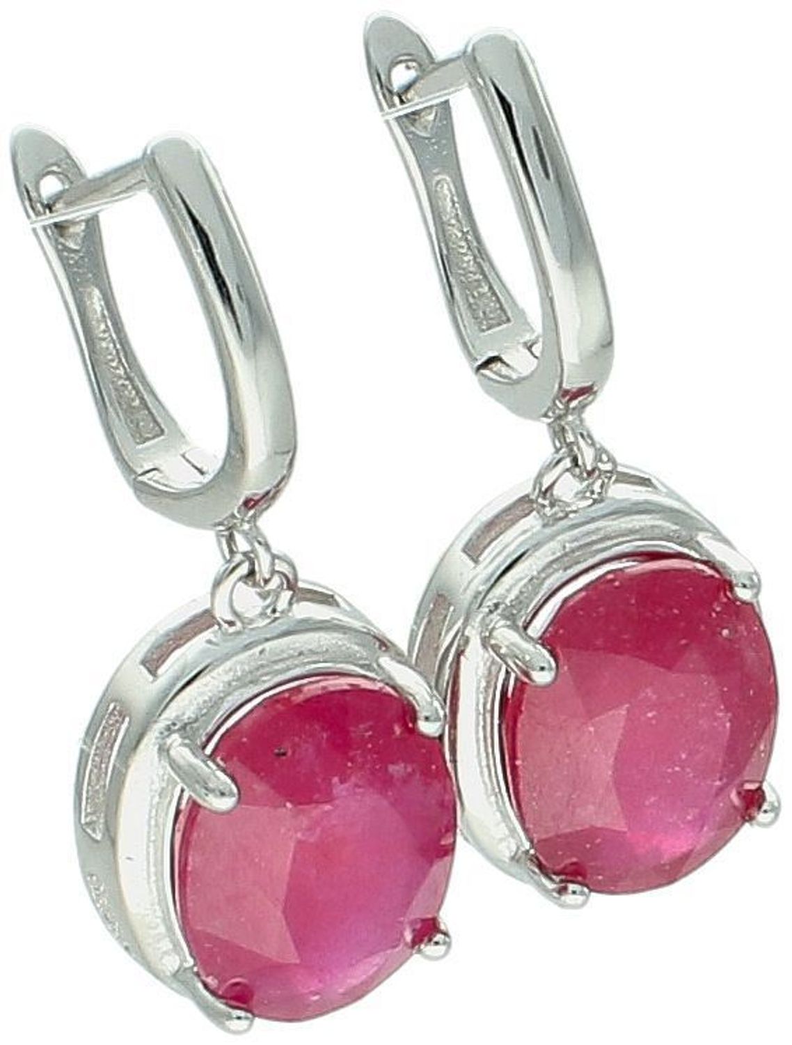 Wiszące kolczyki damskie ze srebra próby 925 z owalnymi rubinami. Eleganckie, z angielskim zapięciem. Wymiary 2,7 x 1,1 cm, waga 5,87 g. Idealne na prezent lub wyjątkowe wyjście.1.jpg
