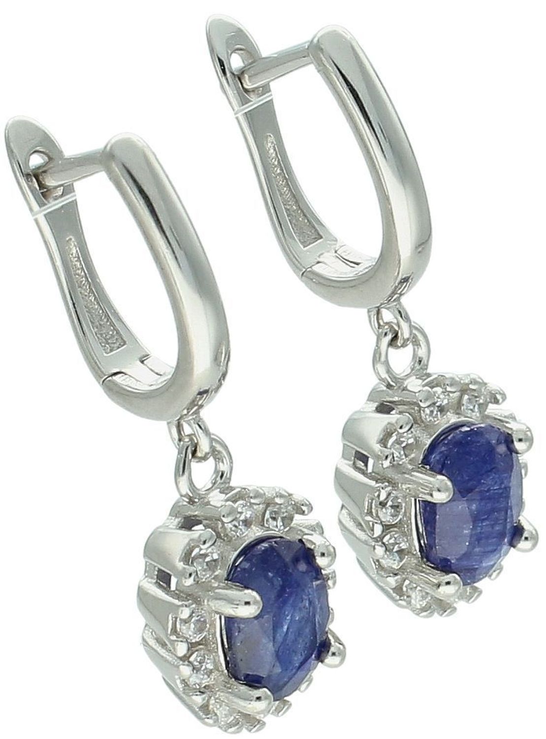Kolczyki damskie srebrne próby 925 z owalnym szafirem i błyszczącymi cyrkoniami. Waga 3,95 g, długość 2,3 cm, szerokość 7 mm, zapięcie angielskie. Model DIA-KLC-13081-925.1.jpg