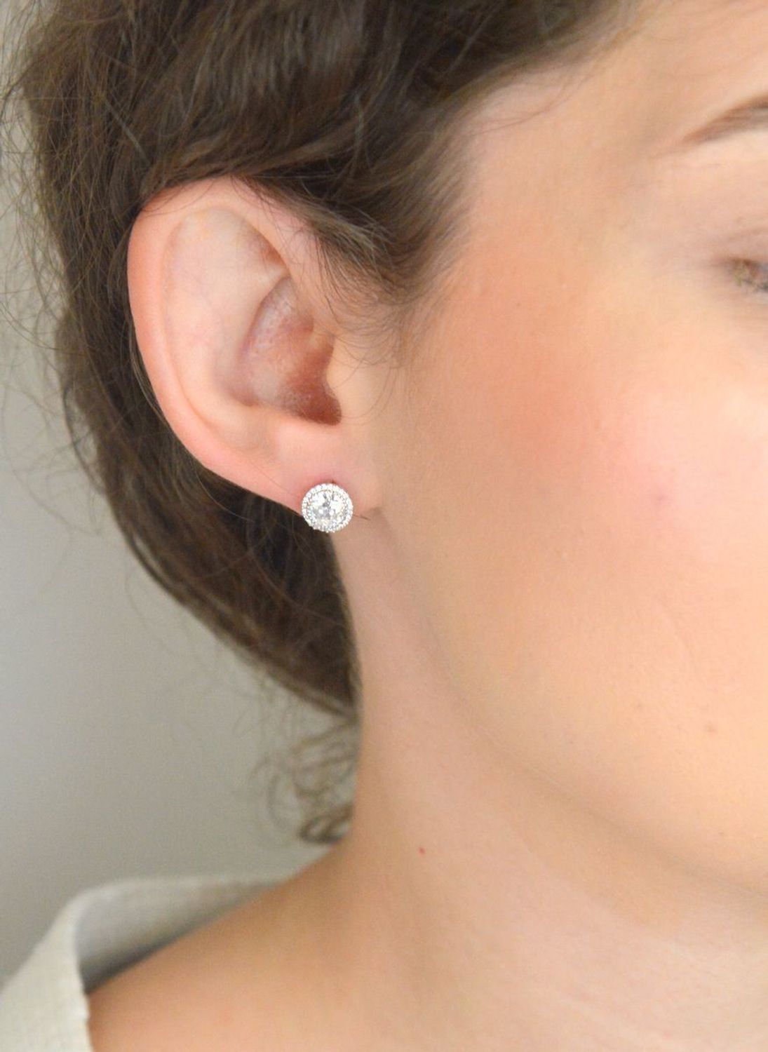 Srebrne kolczyki damskie okrągłe z cyrkoniami  Próba 925  Sztyft  DIA-KLC-13136-925.jpg