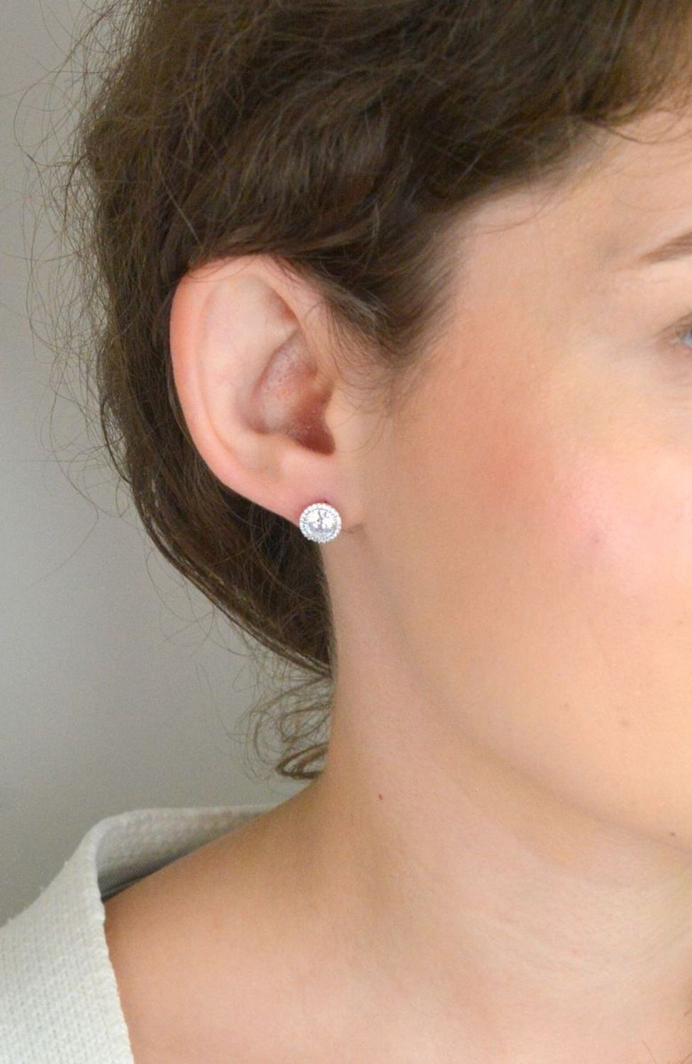 Srebrne kolczyki damskie okrągłe z cyrkoniami  Próba 925  Sztyft  DIA-KLC-13136-925.jpg