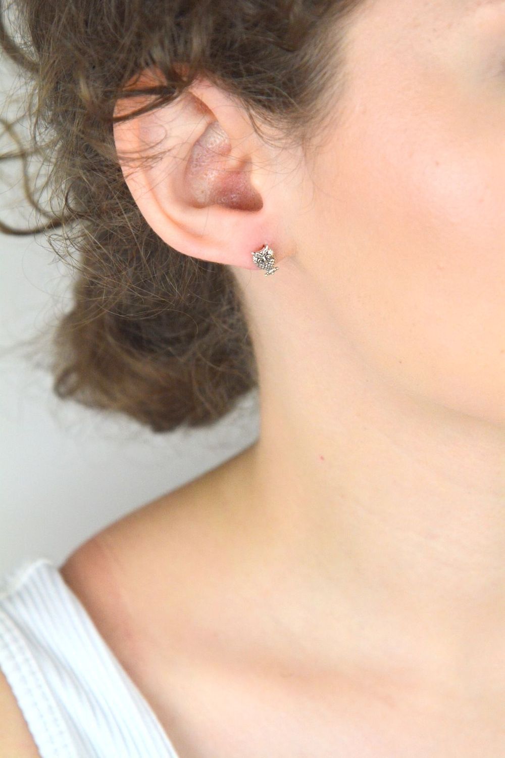 Kolczyki srebrne dziecięce i damskie DIA-KLC-13151-925 z motywem sowy, próba 925, wymiary 9x5 mm, waga 0,90 g, zapięcie na sztyft. Uroczy dodatek dla każdej wieku.1.jpg