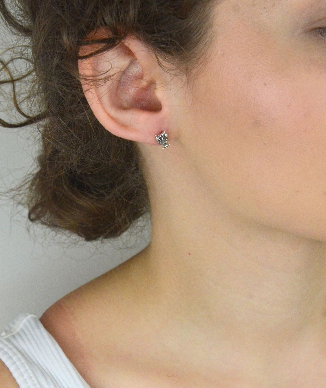 Kolczyki srebrne dziecięce i damskie DIA-KLC-13151-925 z motywem sowy, próba 925, wymiary 9x5 mm, waga 0,90 g, zapięcie na sztyft. Uroczy dodatek dla każdej wieku.1.jpg