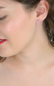 Kolczyki srebrne dziewczęce w kształcie serca z różową cyrkonią – model DIA-KLC-13153-925. Próba 925, 0,80 g, wymiary 6 mm, zapięcie na sztyft. Idealny prezent dla dziewczynki (5).JPG