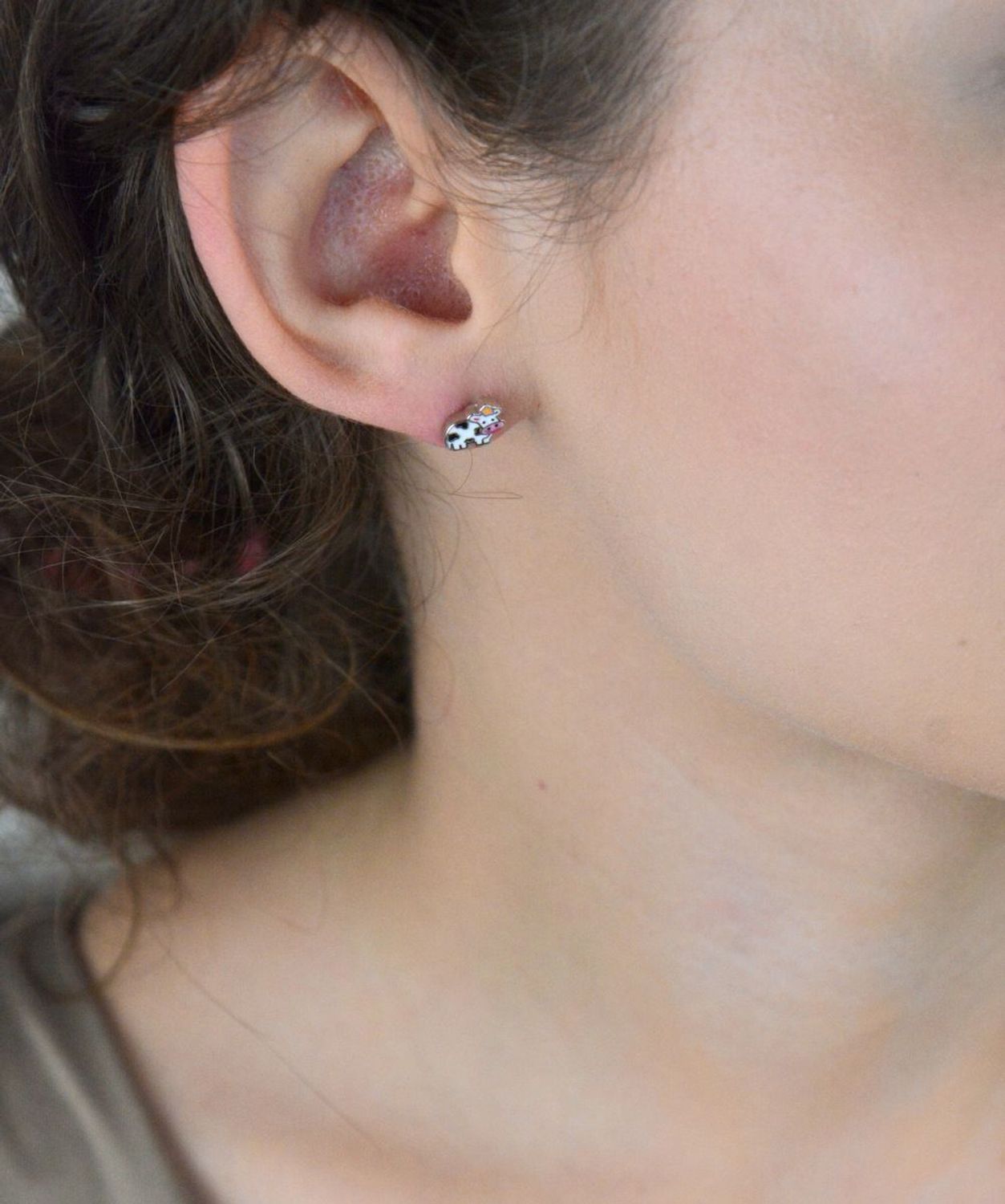 Kolczyki dziecięce srebrne krówki z emalią  Próba 925  Na sztyft  DIA-KLC-13163-925  8×5 mm.jpg