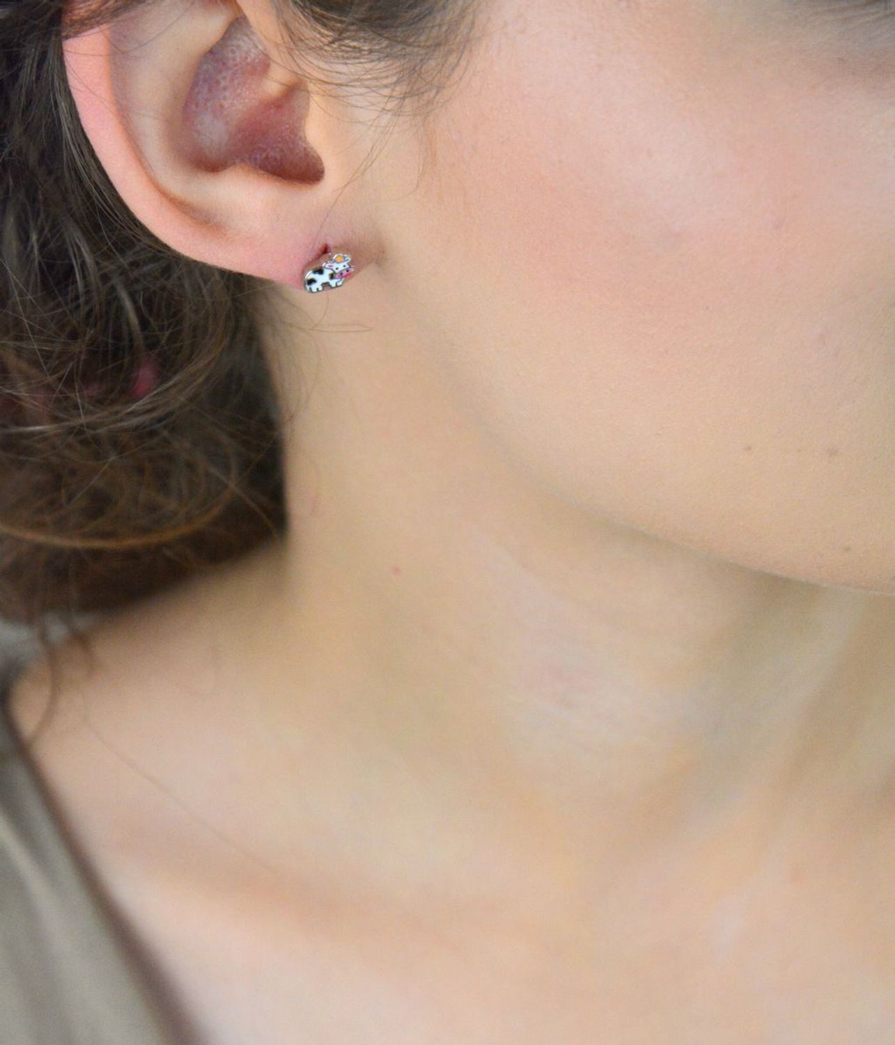 Kolczyki dziecięce srebrne krówki z emalią  Próba 925  Na sztyft  DIA-KLC-13163-925  8×5 mm.jpg