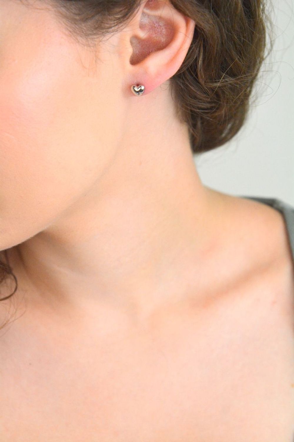 Kolczyki srebrne serca DIA-KLC-13179-925 – próba 925, waga 1,70 g, wielkość 6 mm, zapięcie na sztyft. Idealne dla dziewczynki i kobiety – klasyczny, gładki design.1.jpg