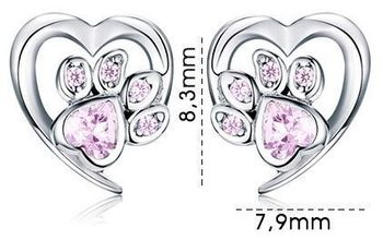 Kolczyki srebrne rodowane 925 – serce z psią łapką, model IM0260423ER. Różowa cyrkonia, zapięcie sztyft, wymiary 7,9 x 8,3 mm, waga ok. 1,2 g. Idealne dla miłośniczek zwierząt!1.jpg