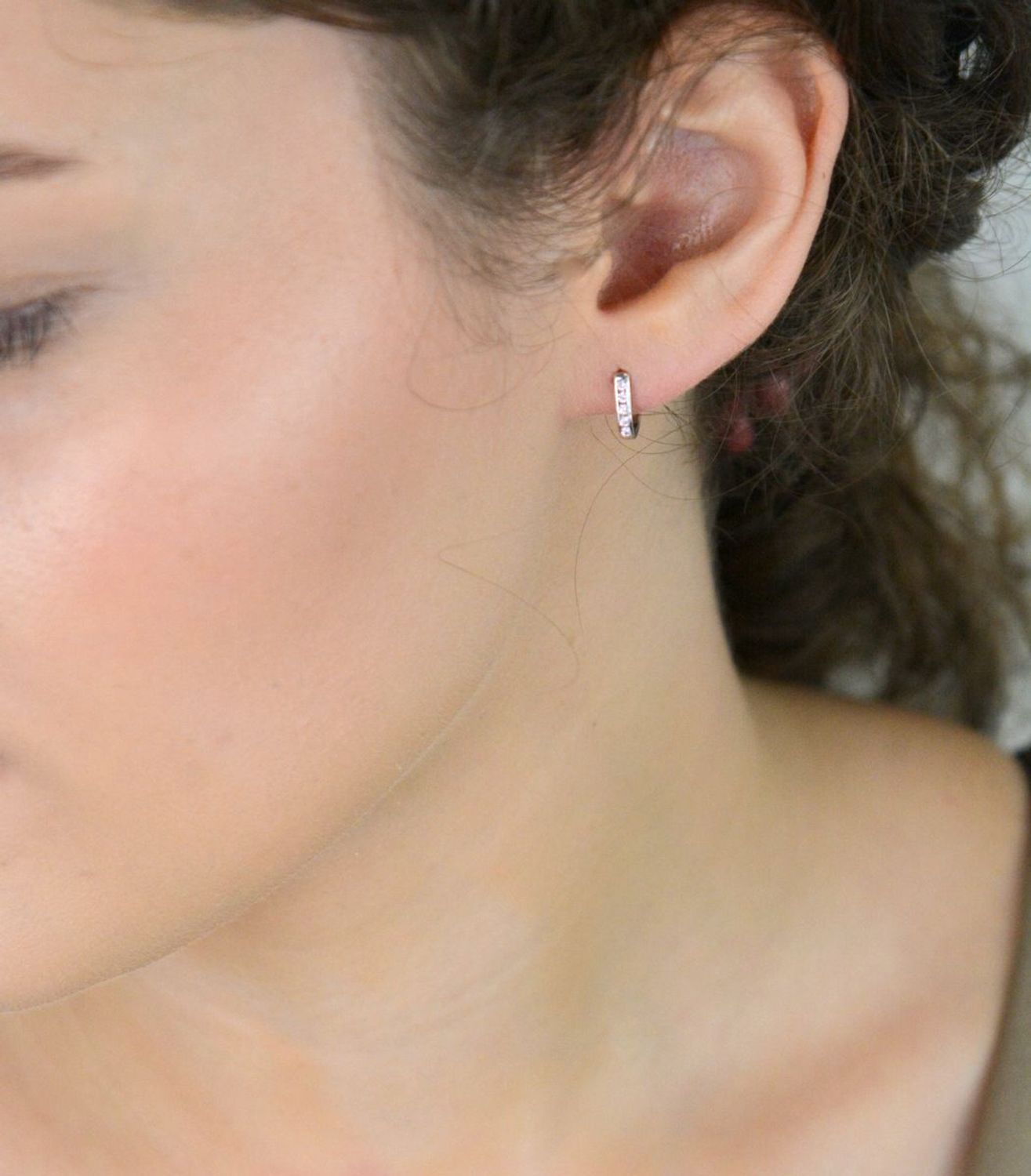 Kolczyki dziecięce srebrne 925 DIA-KLC-13221-925 – delikatne z różową cyrkonią, 1 cm.jpg