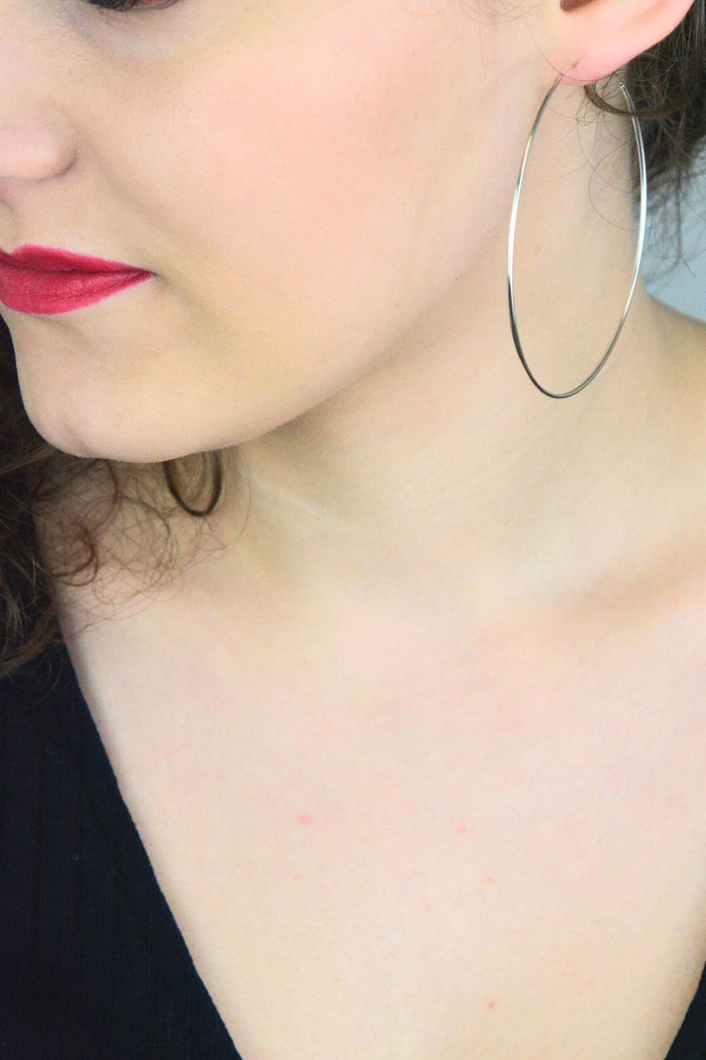 Efektowne srebrne kolczyki koła o obwodzie 20 cm. Próba 925, zapięcie szarnir, lekka i stylowa biżuteria idealna na każdą okazję.1.jpg