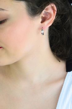 Kolczyki srebrne 925 damskie minimalistyczne kółeczka – lekkie i eleganckie (1).jpg