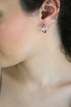 Kolczyki srebrne 925 damskie minimalistyczne kółeczka – lekkie i eleganckie (4).jpg