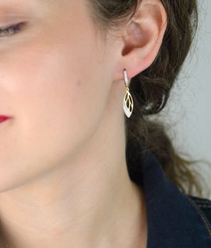 Eleganckie złote kolczyki damskie próby 585 w kształcie łezek z ażurem i cyrkonią. Model 2,45g, długość 3,2 cm, zapięcie angielskie. Idealne na prezent i na co dzień (3).JPG