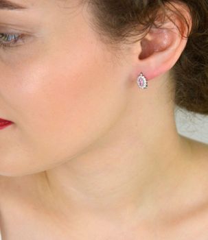 Kolczyki dziecięce srebrne 925 DIA-KLC-13393-925 – owalne z różową i białymi cyrkoniami. Wymiary 1,0 x 7 mm, waga 1,90 g, zapięcie angielskie. Bezpieczna i urocza biżuteria dla dziewczynki (3).JPG