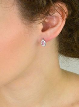 Kolczyki dziecięce srebrne 925 DIA-KLC-13393-925 – owalne z różową i białymi cyrkoniami. Wymiary 1,0 x 7 mm, waga 1,90 g, zapięcie angielskie. Bezpieczna i urocza biżuteria dla dziewczynki (4).JPG