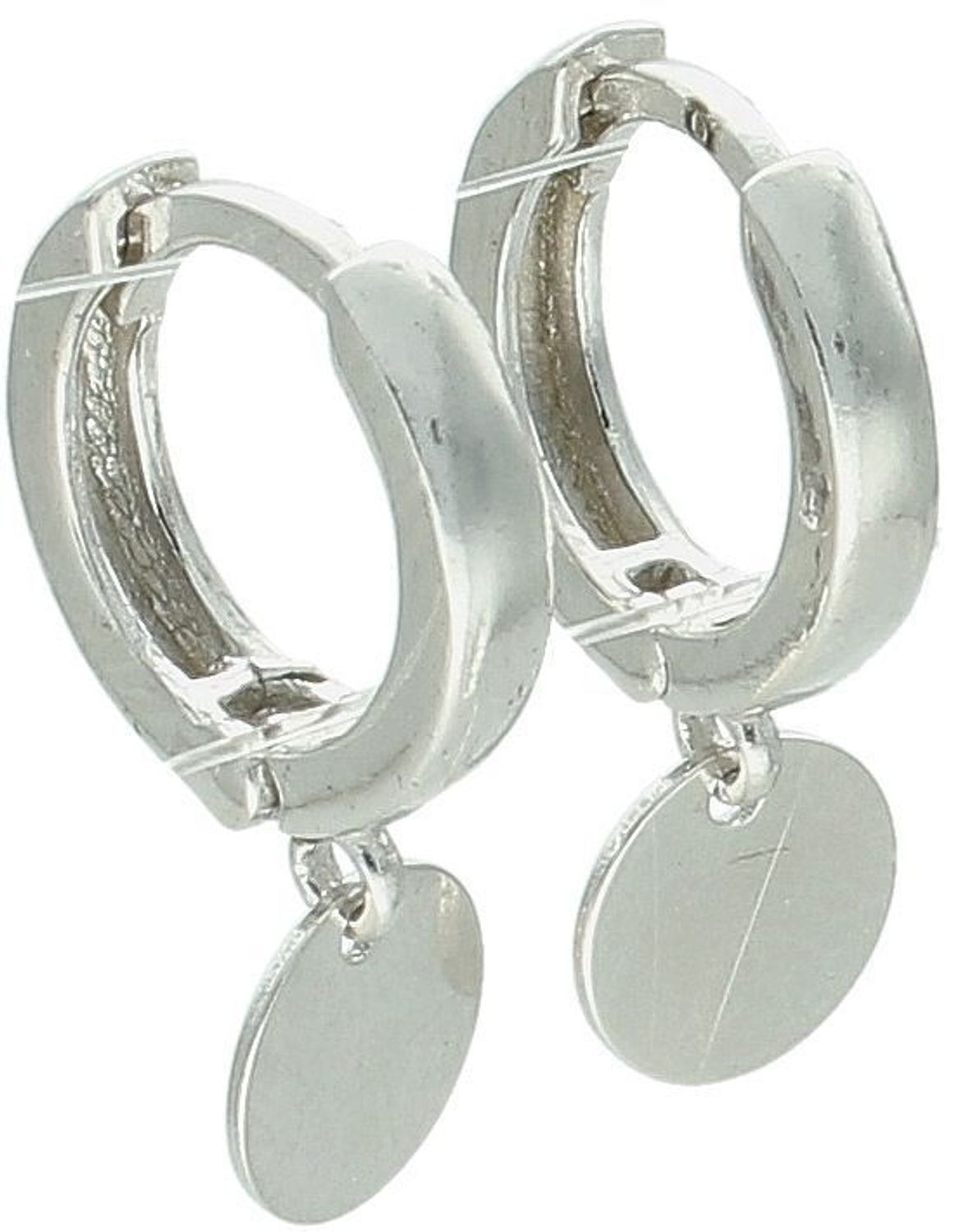 Kolczyki damskie srebrne próby 925, małe kółeczka z wiszącymi okrągłymi blaszkami. Długość 2,0 cm, szerokość elementu wiszącego 7 mm, zapięcie na zatrzask, waga 2,20 g. Model DIA-KLC-13396-925.1.jpg