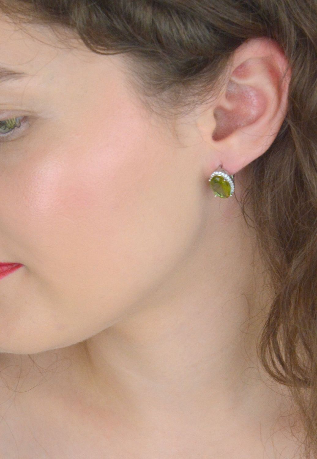 Srebrne kolczyki damskie z różową cyrkonią i białymi kamieniami – 1,5 cm.jpg