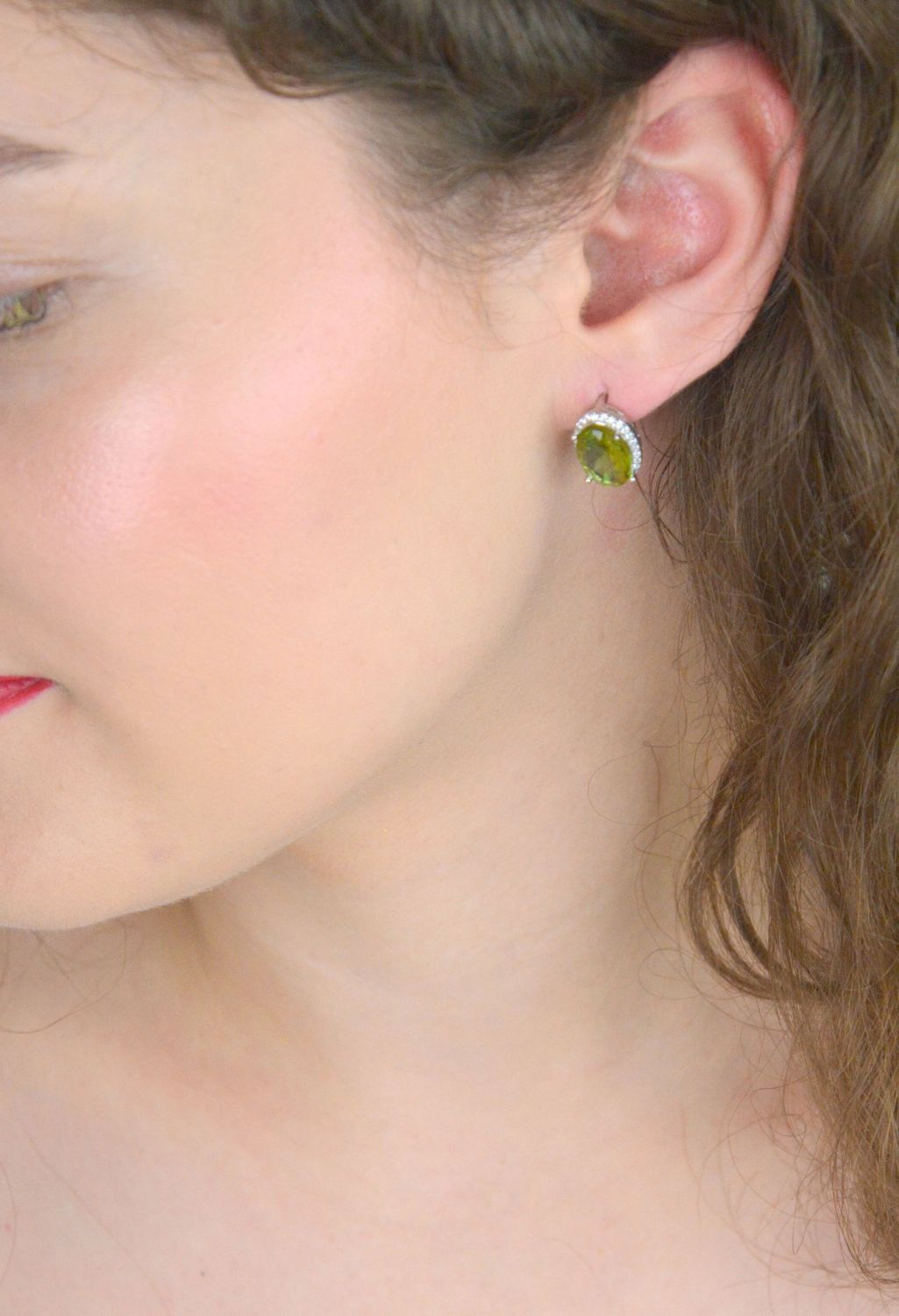 Srebrne kolczyki damskie z różową cyrkonią i białymi kamieniami – 1,5 cm.jpg