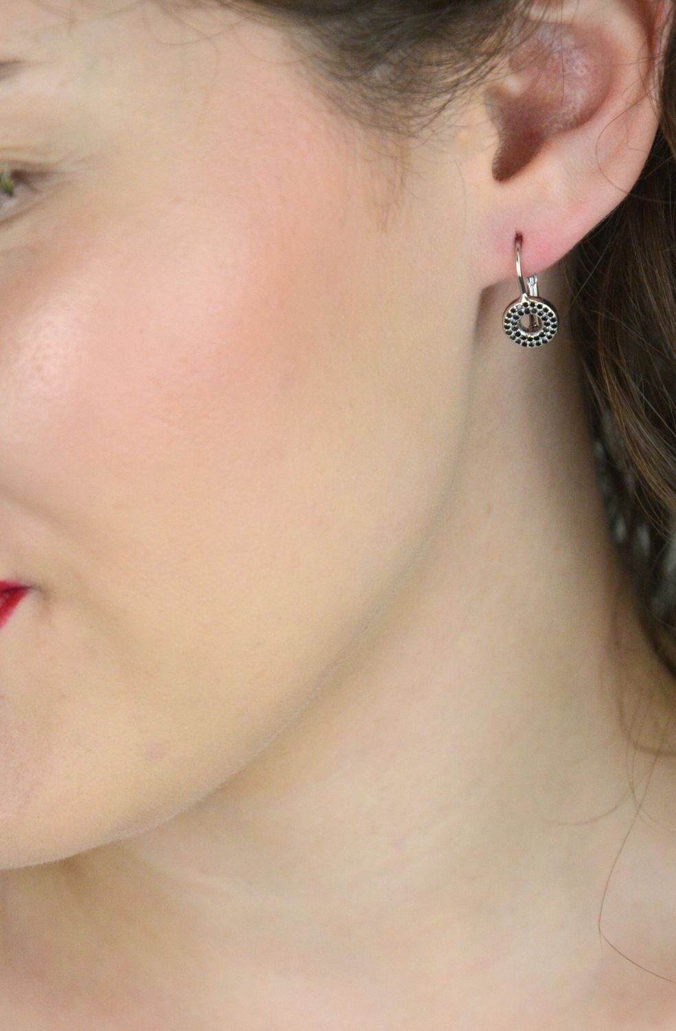 Srebrne Kolczyki Damskie Wiszące Kółka z Czarną Cyrkonią – Srebro 925.jpg