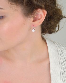 Eleganckie kolczyki damskie srebrne wykonane z srebra próby 925, ozdobione cyrkoniami. Długość 1,6 cm, szerokość 8 mm. Zapięcie bigiel angielski – subtelne i eleganckie (3).JPG