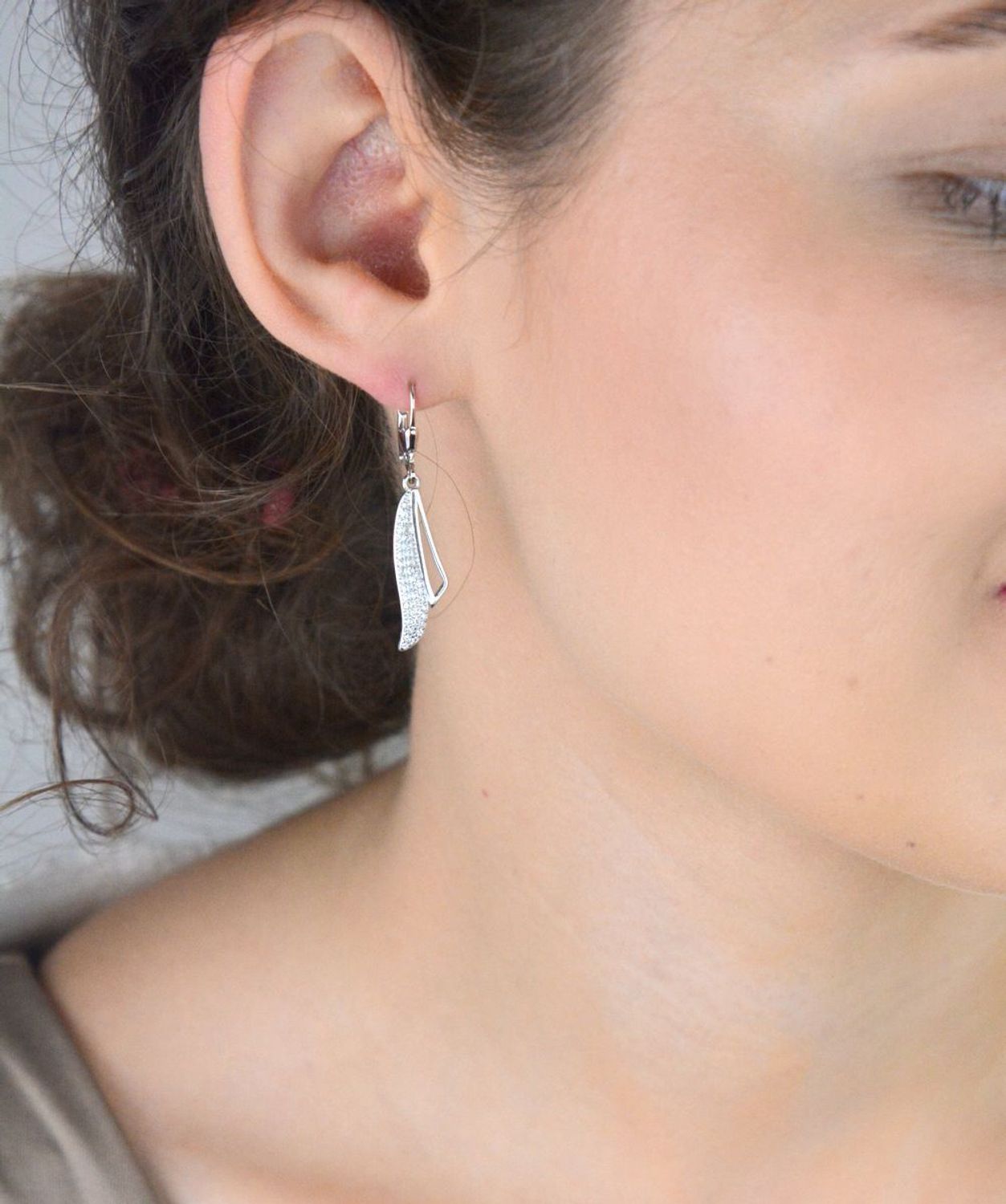 Kolczyki srebrne damskie DIA-KLC-13421-925  Wiszące z cyrkoniami  Próba 925  Bigiel angielski.jpg