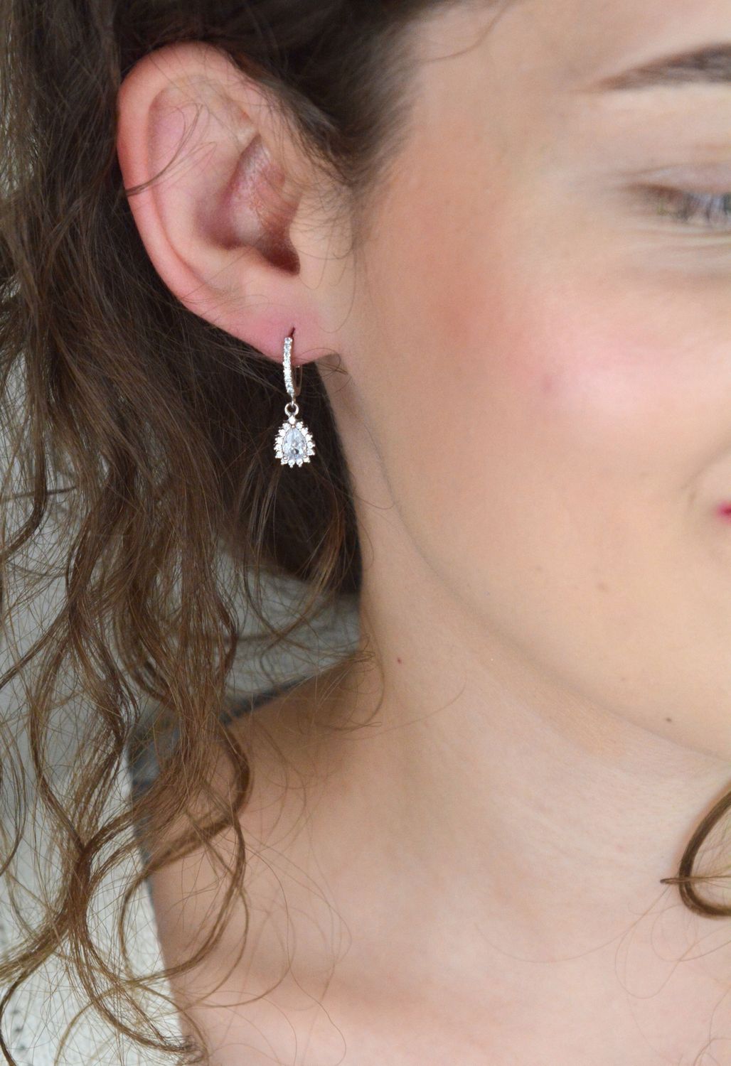 Srebrne Kolczyki Kółka z Zawieszką Łezką – Cyrkonia i Kryształ, Srebro 925.jpg