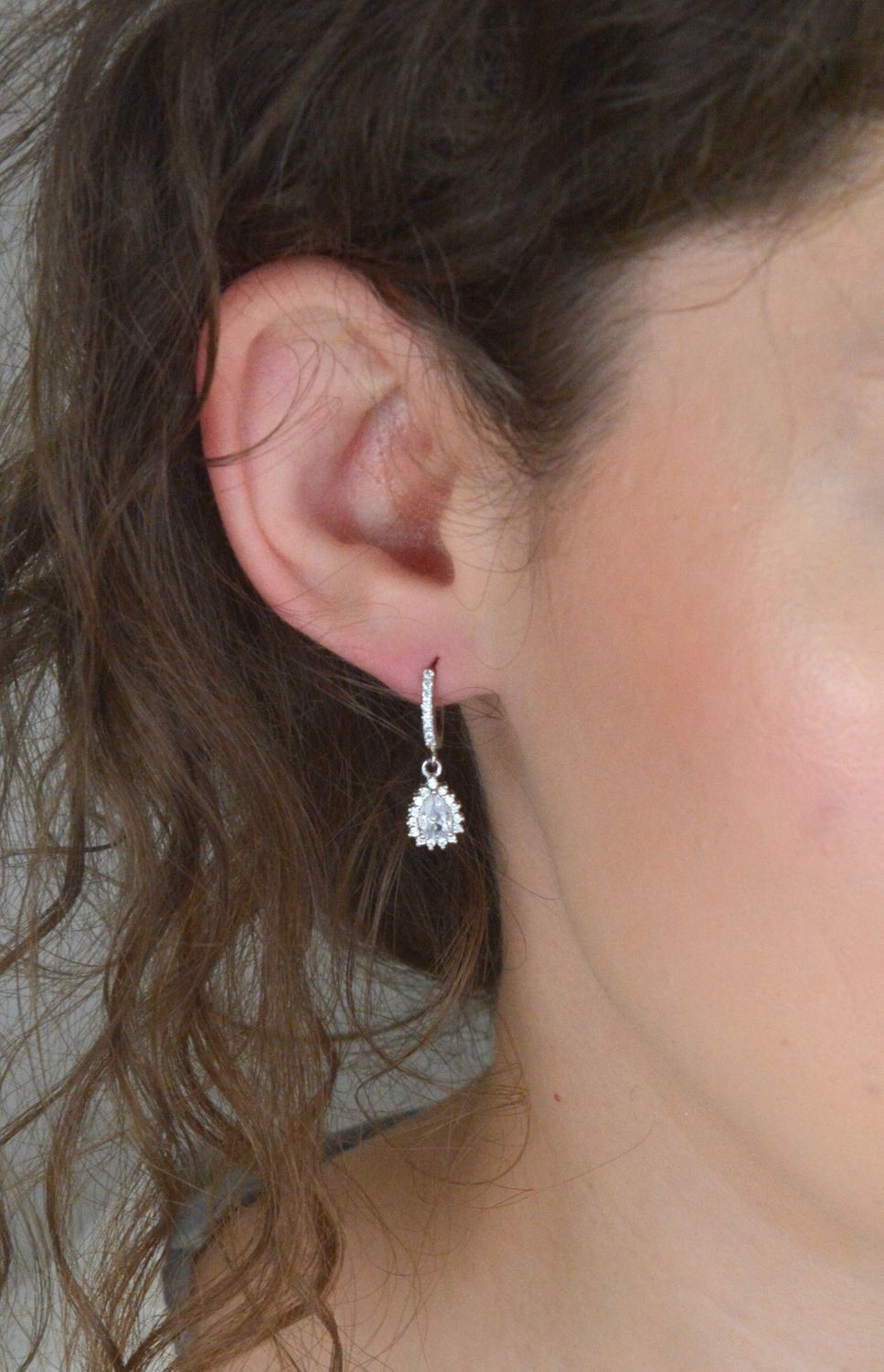 Srebrne Kolczyki Kółka z Zawieszką Łezką – Cyrkonia i Kryształ, Srebro 925.jpg