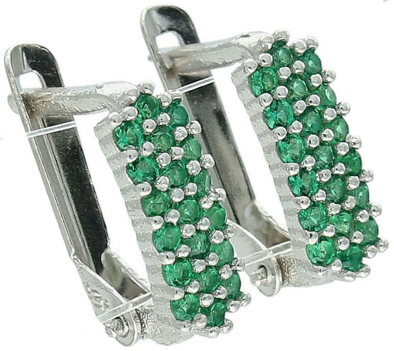 Delikatne kolczyki dziecięce ze srebra próby 925 zdobione zielonymi cyrkoniami. Długość 1,0 cm, szerokość 4 mm, waga 1,60 g, zapięcie angielskie. Model DIA-KLC-13434-925.1.jpg