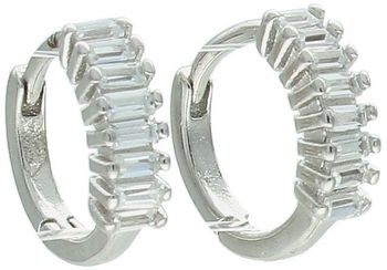 Kolczyki dziecięce srebrne próby 925 – małe kółeczka zdobione cyrkoniami, zapięcie na zatrzask. Model DIA-KLC-13453-925, długość 9 mm, szerokość 2 mm, waga 1,10 g. 1.jpg