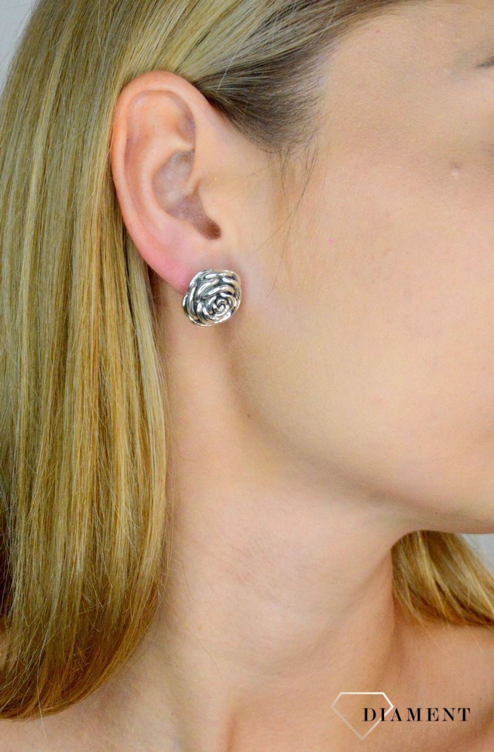 Srebrne kolczyki damskie 925 klasyczne róże na sztyft DIA-KLC-13504E-925 (2).jpg