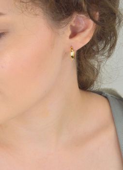 Eleganckie złote kolczyki damskie próby 585 o wadze 2,66g. Klasyczne kółeczka z wygodnym zapięciem na zatrzask – model DIA-KLC-13653-585. Idealne na co dzień i wyjątkowe okazje (3).JPG