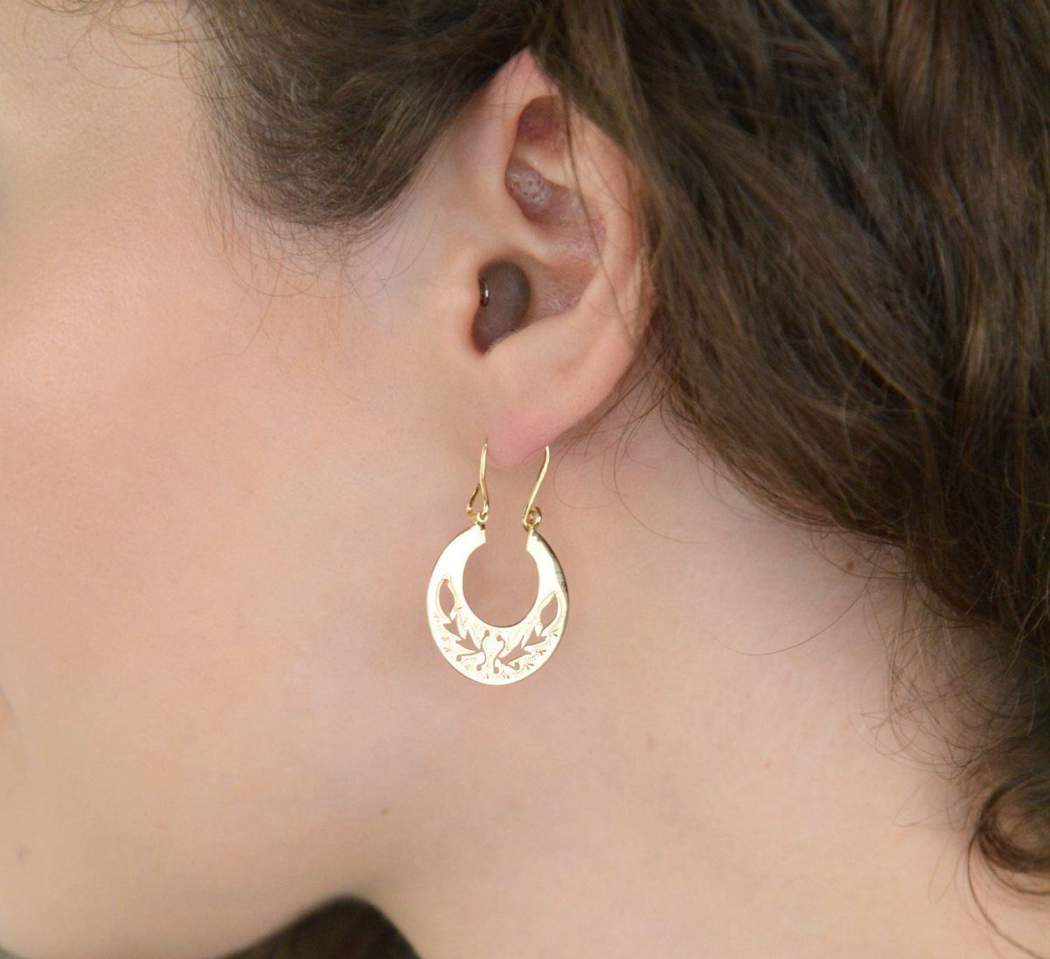 Eleganckie kolczyki damskie złote próby 585, model DIA-KLC-13683-585. Koła wzór Warmet, ażurowe zdobienia, długość 3,5 cm, szerokość 2,2 cm, waga 3,37 g. Idealne na prezent i do 1.jpg