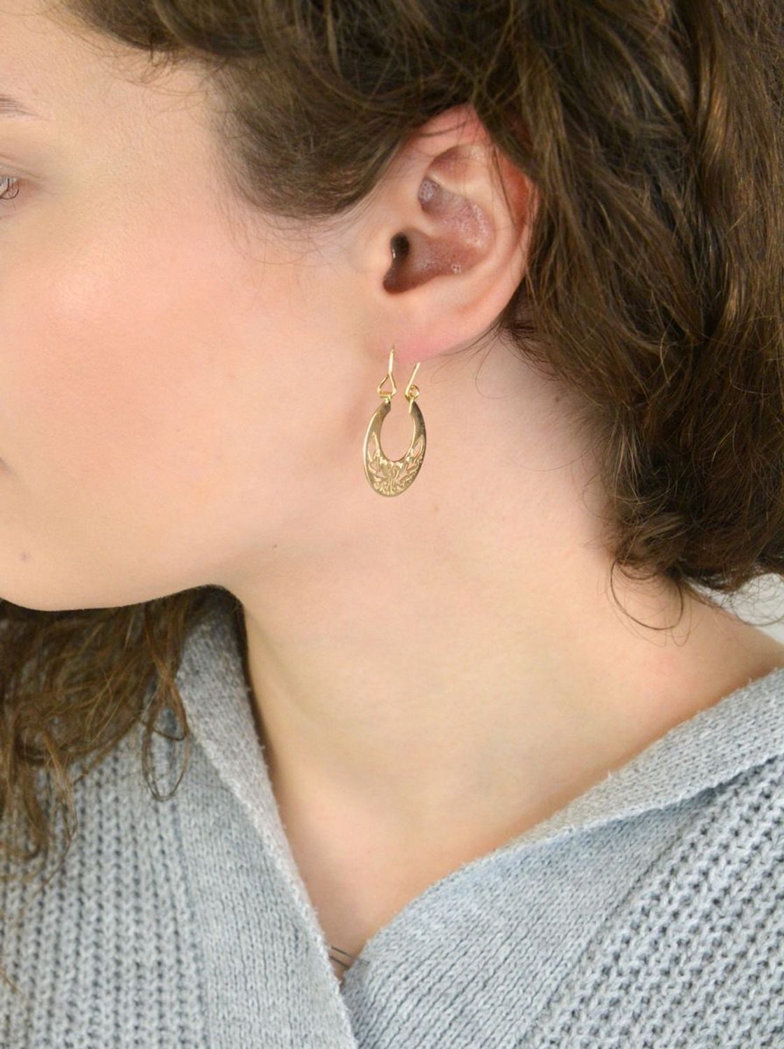 Eleganckie kolczyki damskie złote próby 585, model DIA-KLC-13683-585. Koła wzór Warmet, ażurowe zdobienia, długość 3,5 cm, szerokość 2,2 cm, waga 3,37 g. Idealne na prezent i do 1.jpg