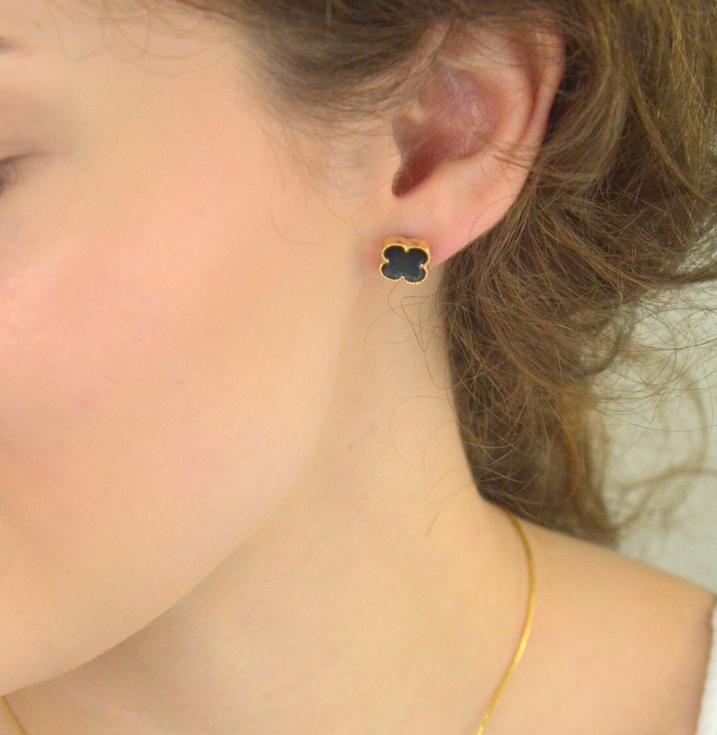 Kolczyki złote DIA-KLC-13729-585 – koniczynki z czarnym kamieniem.jpg