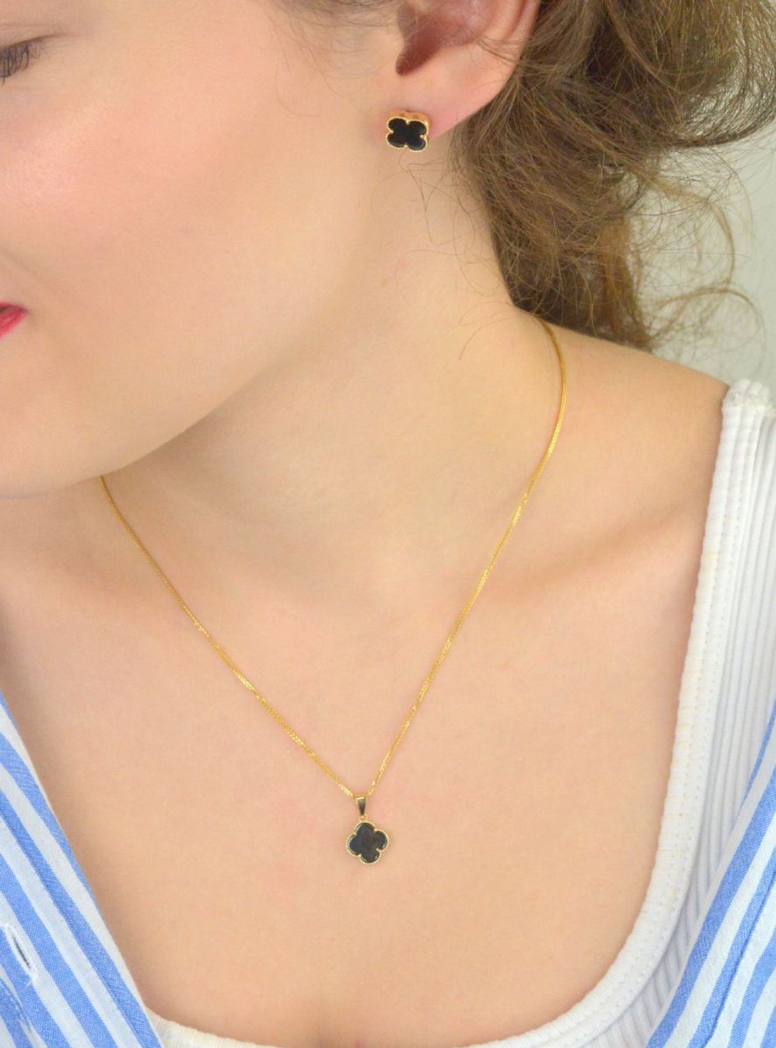 Kolczyki złote DIA-KLC-13729-585 – koniczynki z czarnym kamieniem.jpg