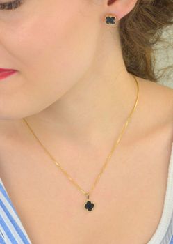 Kolczyki damskie złote DIA-KLC-13729-585 – koniczynki zdobione czarnym kamieniem syntetycznym. Średnica 1,0 cm, waga 2,92 g, zapięcie na sztyft. Elegancka i subtelna biżuteria, idealna na prezent (4).JPG