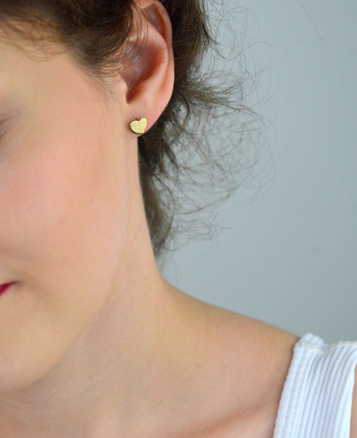 Kolczyki damskie złote DIA-KLC-13732-585 – serduszka gładkie 8 mm. Waga 0,89 g, zapięcie na sztyft. Delikatna i elegancka biżuteria, idealna na prezent.1.jpg