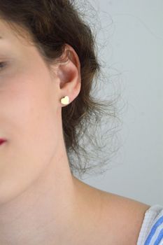 Kolczyki damskie złote DIA-KLC-13732-585 – serduszka gładkie 8 mm. Waga 0,89 g, zapięcie na sztyft. Delikatna i elegancka biżuteria, idealna na prezent (5).JPG